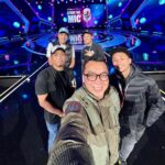 Indra Yudhistira Instagram - Gimme the Mic Tik Tok Dulu ngerjain Indonesian Idol, the Voice sampai Dangdut Academy. Sekarang bantuin Talent Searchnya Tiktok, Gimme the Mic tayang bareng di Tik Tok dan SCTV jam 21:00 malam ini.