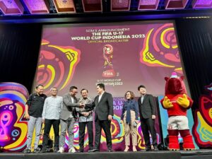 Indra Yudhistira Instagram - SCM ditunjuk sebagai Official Broadcaster FIFA WC U17 2023. Tidak hanya menyiarkan 52 pertandingan, SCM melalui anak perusahaannya VIP, juga ditunjuk sebagai Host Broadcaster, tim pelaksana produksi siaran sepakbola FIFA WC U17 yang hasilnya akan disiarkan keseluruh dunia.