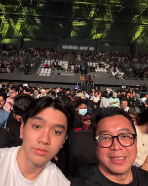 Indra Yudhistira Instagram - Sepanjang hari nggak berhenti tertawa bersama ribuan penggemar stand up comedy. Hari ketiga Stand Up Fest 2023 benar-benar pecah. Selamat buat @adjisdoaibu dan tim @standupindonesia yang berhasil menyelenggarakan Stand Up Fest dengan sukses.