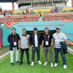 Indra Yudhistira Instagram - Visiting Emtek team as Host Broadcaster. Thrilled to be here at the broadcast compound of the FIFA World Cup U17 in Bandung! It’s an incredible experience to be surrounded by the energy and excitement of this global tournament. Huge congratulations to our team for achieving their best result. I’m so proud of all their hard work and dedication. Jalak Harupat Soreang Stadium