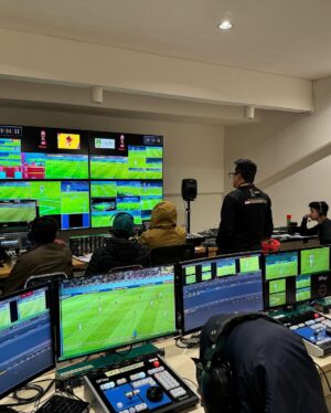 Indra Yudhistira Instagram - Terima kasih untuk semua program director terbaik Indonesia yang berada dibalik siaran FIFA WCU17 Indonesia. Mereka mau terus belajar dan memperbaiki diri di setiap pertandingan yang akhirnya bisa mendapat apresiasi dari QC Director FIFA.