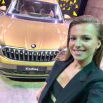 Inna Puhajkova Instagram - Nová generace Škoda Kodiaq byla konečně odhalena 🙌 Přichází ve čtyřech mozorizacích a vůbec poprvé i v plug-in verzi hybrid iV s dojezdem 100km. Vybrali byste si? 🫠 A případně jakou barvu? U mě vede novinka Bronx🤎 Děkuji za pozvání na krásnou akci @skodacr @skodagram #skoda #kodiaq #worldpremiere #newgeneration #berlin #germany #beautiful #cars #simplyclever Berlin,Germany