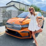 Inna Puhajkova Instagram - Tenhle krasavec se už nějakou dobu stará o mé pohodlí a bezpečí na cestách. Byla to láska na první pohled i dotek 🫶 #skodaenyaq