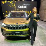 Inna Puhajkova Instagram - Nová generace Škoda Kodiaq byla konečně odhalena 🙌 Přichází ve čtyřech mozorizacích a vůbec poprvé i v plug-in verzi hybrid iV s dojezdem 100km. Vybrali byste si? 🫠 A případně jakou barvu? U mě vede novinka Bronx🤎 Děkuji za pozvání na krásnou akci @skodacr @skodagram #skoda #kodiaq #worldpremiere #newgeneration #berlin #germany #beautiful #cars #simplyclever Berlin,Germany