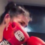 Irene Aldana Instagram - 5 Rounds Sunday #dominguito Manoplas con mi coach @franciscograssolobo 🥊 @cletoreyesmexico #mma #lobomma #sunday #coach #lobograsso #box #boxeo #kickboxing #muaythai #wmma #striking #bjj #hechoenmexico #mexico #somosmargut #boxinggloves #cletoreyes #irenealdana #teamirene #ufc Lobo Gym Mma