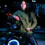Irene Aldana Instagram - Como algunos meditan -> 🧘🏻‍♀️✨ Como yo medito -> 🏍️💨 🪖: @ruroc 🧥: @csitactical @5.11tacticalmx 📷 : @allthejourney #notorcycle #motocicleta #mma #mmlife #meditation #ride #moto #helmet #ruroc #511 #tactical #mexico #ufc #foto #husqvarna #svartpilen #svartpilen701 #mixedmartialarts #fighter #irenealdana #teamirene