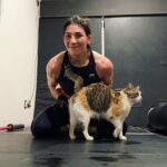 Irene Aldana Instagram – Terminando entrenamiento con mi TeamMate 😼💪🏼 

#championchiprounds #mma #ufc #ufc289 #training #mixedmartialarts #motherofcats #🐆 #teammates #teamirene #cat #irenealdanaonlycats