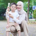 Irish Bella Instagram - Pas ngedit ini kok berasa pingin liburan bareng anak-anak lagi yaaa 🥹 @moell.id