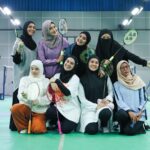 Irish Bella Instagram - Setelah sekian lama, main badminton lagi. Belum ngerti peraturannya yang penting bakar kalori 😅😂 Kalau kata @dhiniaminarti, setelah ini cabang olahraga apa lagi ya?