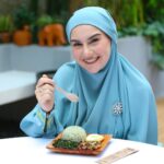 Irish Bella Instagram - Alhamdulillah bisa mengadakan kajian sederhana di rumah. Dan untuk menu utamanya aku memilih sei sapi dari @papo_id Dagingnya premium banget, lembut dan rasanya enak. Pastinya udah halal ya dan bisa home service untuk acara kalian start from 1,1 jutaan aja loh. Kalian bisa pesan papo di berbagai platfrom online juga tersedia kemasan frozennya loh ❤️