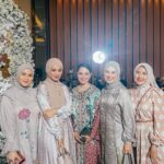 Irish Bella Instagram - Masya Allah Tabarakallah .. Mitoni kehamilan @aurelie.hermansyah ✨ Semoga Ade dalam kandungan sehat dan dimudahkan persalinannya ya.. Semoga kelak baby A menjadi anak yg sholeha ❤️