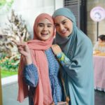 Irish Bella Instagram - Masya Allah Tabarakallah ✨ Makasih guru kita, sahabat kita, Kakaknda @_ummi_pipik_ atas sharing ilmu nya. Thank you kakak2ku semua, akhirnya yg iseng2 bikin group terealisasikan juga jadi sebuah kajian 😅 Semoga segala niat baik Allah ridhoi ☺️🫶🏼