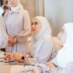 Irish Bella Instagram - Masya Allah Tabarakallah ✨ Sungguh 2 hari yang sangat berkesan, penuh dengan canda tawa dan air mata. Jazakillah khairan bunda @aniqqalfaqiroh atas ilmunya. Dan teruntuk team panitia sayang2 akuhh, semoga kita solid terus & bisa selalu menebar kebaikan, 🫡 jg untuk ibu komandan @dhiniaminarti 🥰🤗 Thank you untuk @shuttshoot_photobooth yang sudah support photoboothnya ❤️