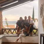 Isabel Angelino Instagram - Girls just wanna have fun … e a gatinha Monsaraz que quase veio para casa connosco ! 🩷 @elsa.lourinho @lorena__74 @turkanaturkana