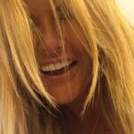 Isabel Angelino Instagram - O dia mundial do sorriso foi ontem mas o que seria de nós sem um sorriso todos os dias ? … 😀