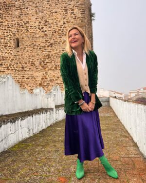 Isabel Angelino Instagram - Manhã com algum nevoeiro mas sempre com alegria em Avis 💚💜