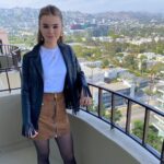 Isabella Sermon Instagram - LA Press Day 1 Afternoon for #jurassicworlddominion 😁😁😁 Thanks to: styling: @hollyevawhite makeup: @cedricjolivet hair: @cailenoble @fslosangeles
