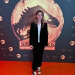 Isabella Sermon Instagram - #jurassicworlddominion screening London 🤝 styling: @hollyevawhite hair: @carlosferraz_ makeup: @charlotteyeomansmakeup Thanks to @universalpicturesuk and @zadigetvoltaire for my dream velvet suit