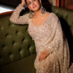 Ishita Dutta Instagram - Rise and shine 🤍 @yash_bhatwal_photography @weddings_by_sanjay @truetrammtrunk @puneetgidwani @makeoverbysejalthakkar @styledbynikinagda @houseofsikka