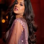 Ishita Dutta Instagram - Love is in the hair 😝😎 Outfit: @shakuntlamxclusif Stylist: @styledbynikinagda @yash_bhatwal_photography @weddings_by_sanjay @truetrammtrunk @puneetgidwani @makeoverbysejalthakkar