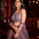 Ishita Dutta Instagram - Love is in the hair 😝😎 Outfit: @shakuntlamxclusif Stylist: @styledbynikinagda @yash_bhatwal_photography @weddings_by_sanjay @truetrammtrunk @puneetgidwani @makeoverbysejalthakkar