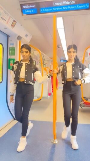 Ishveen Gulati Instagram - Throwback Bahara X Ezu🤍 #teamvleenam #mirrortwins #twins #twin ✨