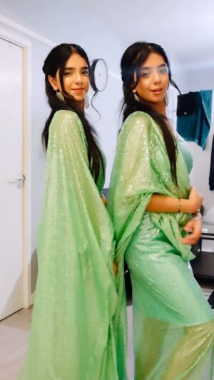 Ishveen Gulati Instagram - 🙈🤍#teamvleenam #mirrortwins
