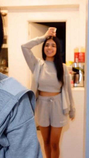 Ishveen Gulati Instagram - ThankYou for showing so much love on every video🥺 # #jamaljamaloogirls teamvleenam #mirrortwins #twins #twin #jamaljamaloo ✨