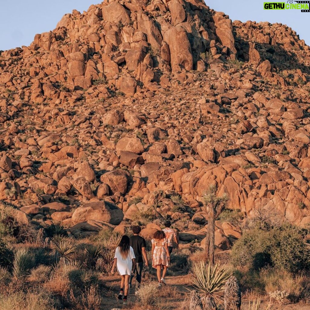 Izabella Alvarez Instagram - Dress while hiking Joshua Tree, California