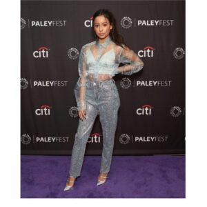 Izabella Alvarez Instagram - paleyfest 2019 🧡
thank you @paleycenter for having me & the cast #thecasagrandes 
stylist: @veronica.graye 
m&h: @crabichuk