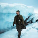 J Balvin Instagram - Amigos behind the scenes 🎥🥶 Cuando me preguntan por qué decidí grabar en Alaska?? Pues… fue la culpa de la rutina 😅