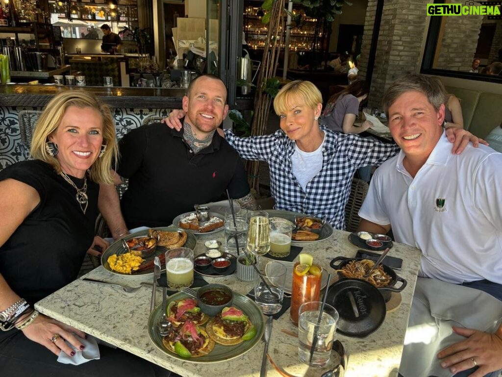 Jaime Pressly Instagram - What a great weekend with friends from back home visiting us here in LA. Missin y’all already 😘 #childhoodfriends #weekendvibes #goodtimes