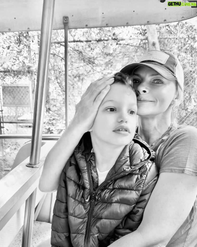 Jaime Pressly Instagram - Sometimes you just gotta play hooky from school and go to the zoo. #lovemyboys #doubletrouble #twins #mamas #boys