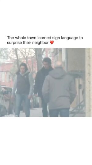 Jaime Pressly Instagram - This just made my day. Hope it warms your heart like it did mine. #human #kindness #compassion #love