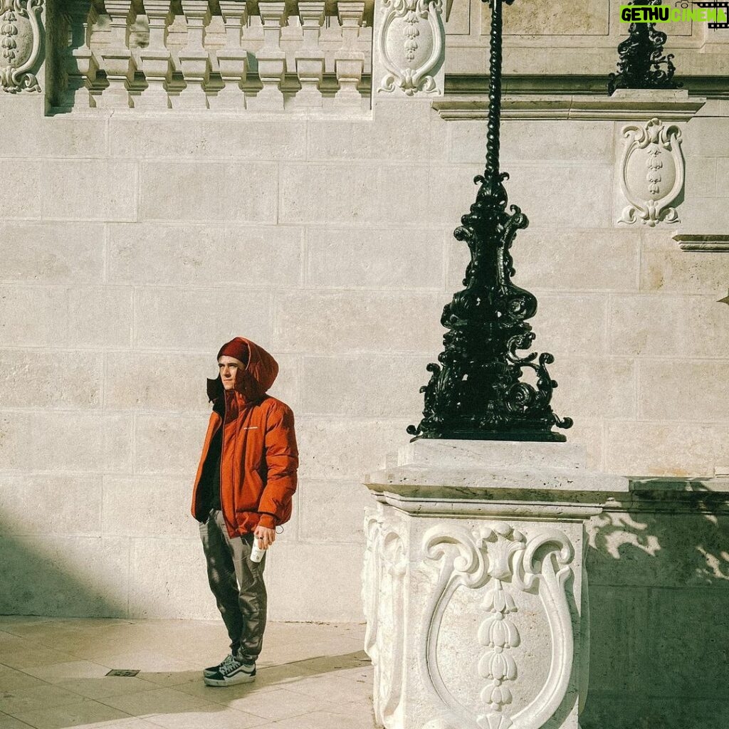 Jakub Kotek Instagram - Légy isteni 🇭🇺(maďarsky „buď boží“ pozn. red.) Budapest, Hungary