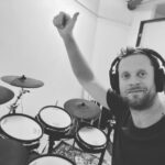 Jakub Prachař Instagram - Tak jsem zase začal cvičit. PLPPLPLL a naopak. Aby to za něco stálo. 5.12. Koncert Tros Discotequos v La Fabrice. Prachař, Dyk, Maxian. See you..