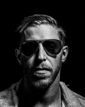 James Cipperly Instagram - Cyber Monday.
.
.
.
#baybee #Monday #Cyber #computer #texasinstruments #blackandwhitephotography #lighting #online
.
.
.
@richwadephoto