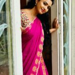 Janani Ashok Kumar Instagram - வாழ்ந்தாலும் தரை வீழ்ந்தாலும்… உன் கால்கள் என் நெஞ்சில் வாழத் தேனே வா… 💝 - 📸: @vahitha.begam.5492 Chennai, India