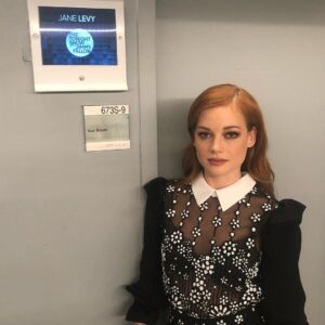 Jane Levy Instagram - Lol! So serious cuz.. tonight show!! #tonight !