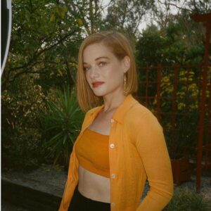 Jane Levy Instagram - Ladies!! Marry a photographer!!!