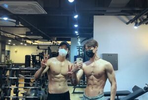 Jang Eui-soo Instagram - 역시 운동은 같이하니 즐겁네요!! #파인짐 #황인직