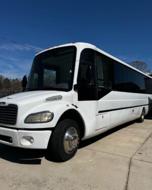 Janice Faison Instagram - Bus is finished! @celebritytrailers @bigboi  Yes the pole is removable !
