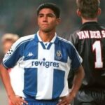Jardel Instagram - O futebol nos anos 90 💙🤍 Alguns momentos com essas lendas do futebol e com camisa do FC Porto! #jardelporto