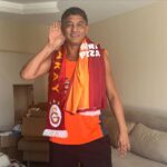 Jardel Instagram - bugün @galatasaray var ve ben tezahürat yapıyorum!❤️💛