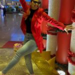 Jasleen Matharu Instagram - Abhi Se Ready for Christmas 🎅 Where is my Secret Santa ??? Terminal 2 Chatrapati Shivaji Terminal Mumbai
