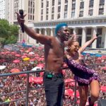 Jason Derulo Instagram - 1 million people ❤️‍🔥 Muito obrigado @anitta pelo convite pro Carnaval! Foi simplesmente perfeito!z Leme, Rio de Janeiro