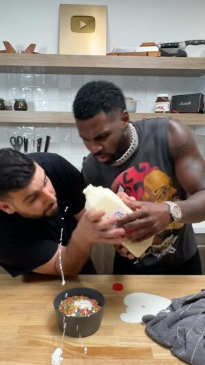 Jason Derulo Instagram - Milk Cake! #milk #cake