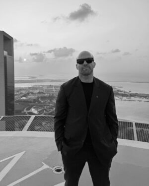 Jason Statham Instagram - See you next time AbuDhabi.
