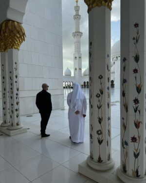 Jason Statham Instagram - Sheikh Zayed Grand Mosque #InAbuDahbi