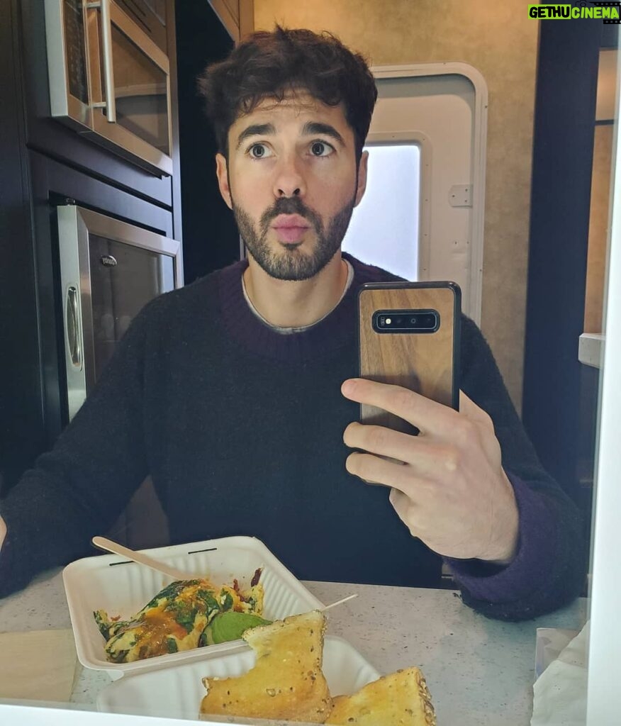Jayson Blair Instagram - I can't yet share the new show I get to be a part of with you. So, for now, here's me eating an omelette and taking a selfie on my #samsung in #vancouver Love my #vancity fam Vancouver, British Columbia